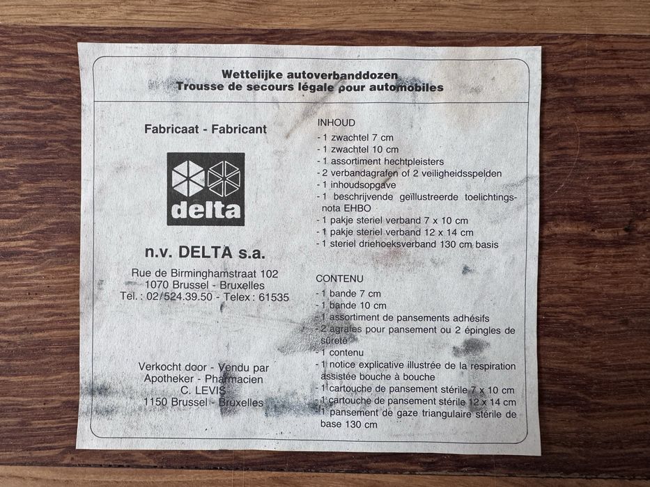 Oryginalna apteczka Opel / GM z końca lat 80. – komplet z epoki, kolekcjonerska, unikat