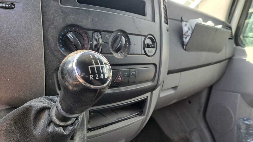 Carrinha acidentada Volkswagen Caixa aberta  7 lugares
