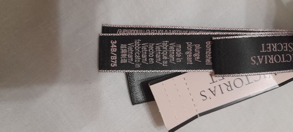 Комплект нижнего белья Victoria's Secret новый
