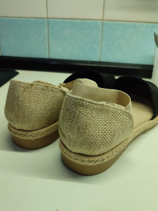 Продам босоножки