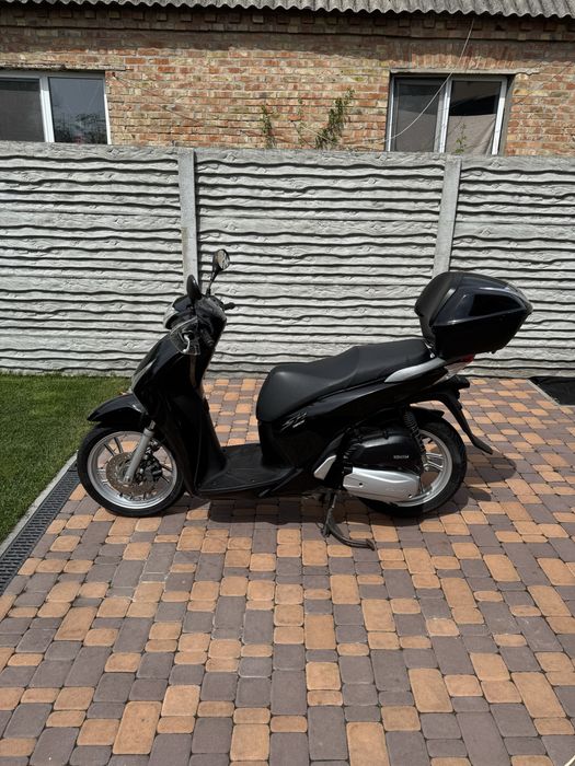 Продам скутер Honda SH 150