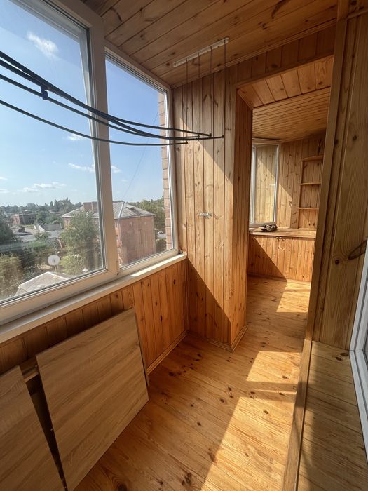 Продам 4-х кімнатну квартив , 80м2 в цегляному будинку по пр-т Миру