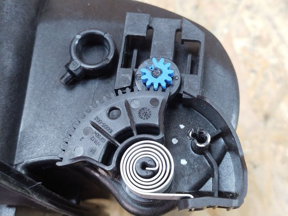 Mercedes B-Class W247 2019- корпус лючка топливного бака бензобака