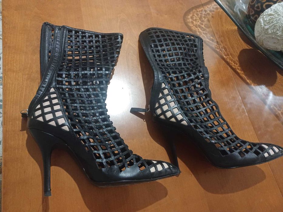 Botas em pele da Zara Woman Studio - favoritas dos bloggers!