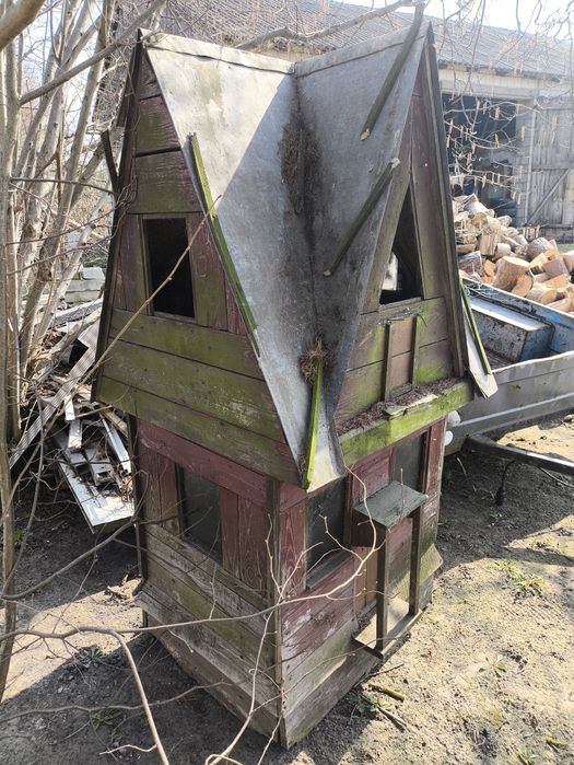 Domek ozdobny do ogrodu