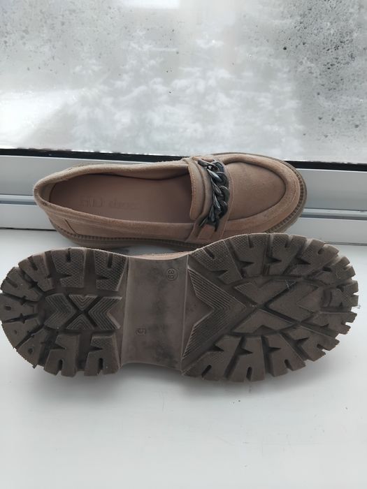 Туфли  в хорошем состоянии 39 размер.