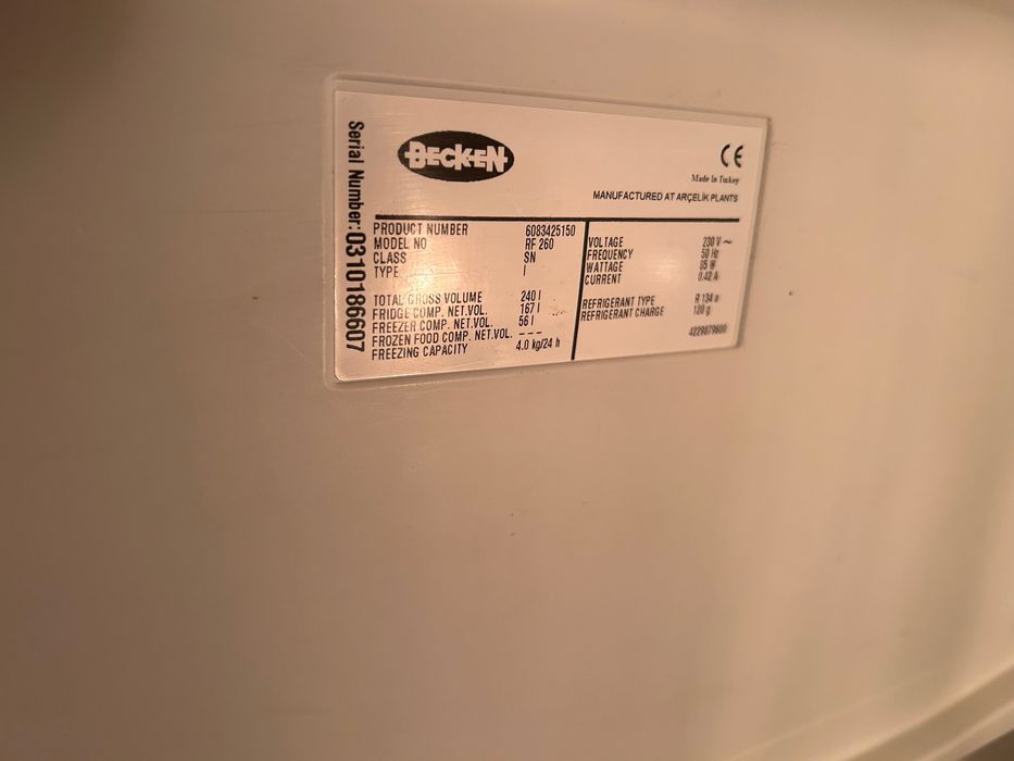 Frigorifico Becken 240l ,  em bom estado com duas portas