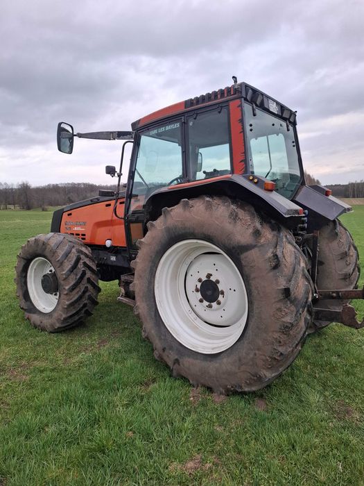Valtra 8450 ciągnik