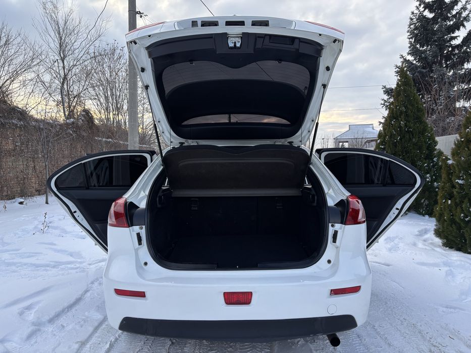 Mitsubishi Lanсеr 2011,1.8, механика, в отличнейшем состоянии!