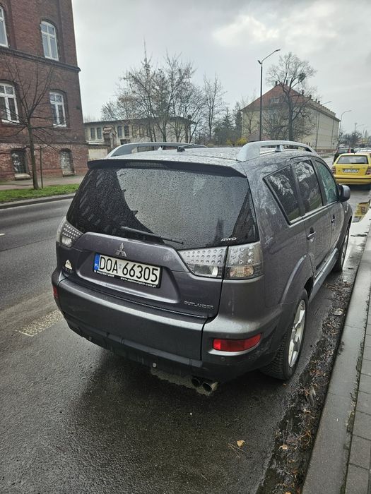 Mitsubishi Outlander 2