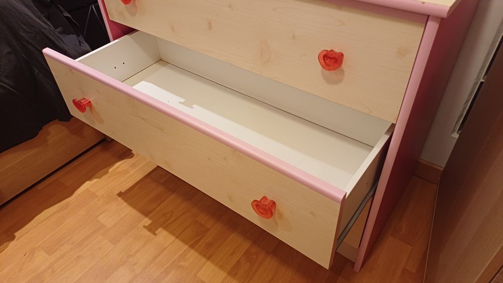 Mobilia de quarto de menina