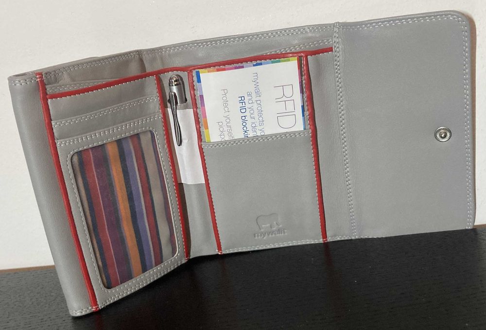 Carteira com aba dupla em pele MYWALIT na cor Grey