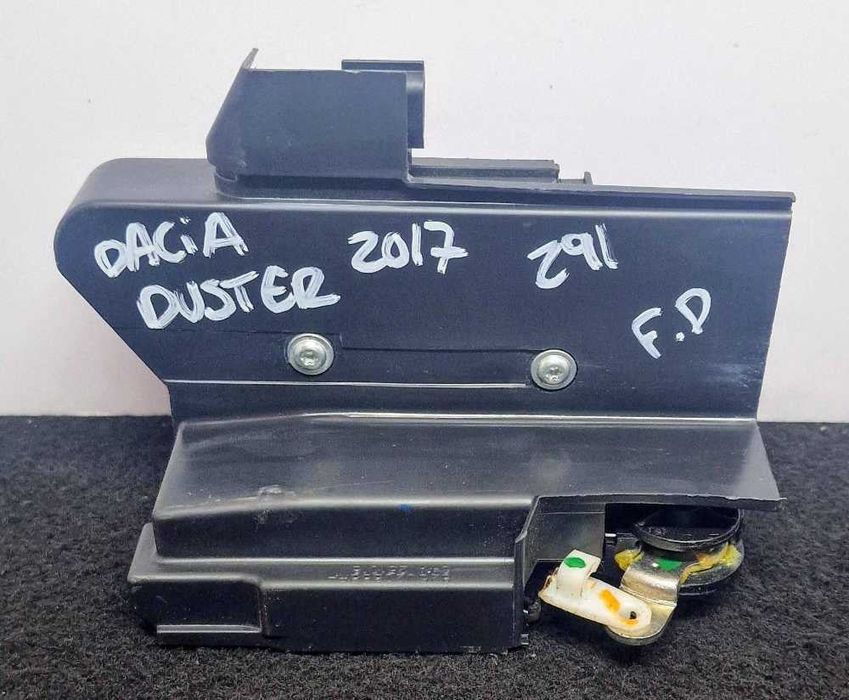 Fechadura / Fecho Porta Frente Direito 825020888R - DACIA DUSTER