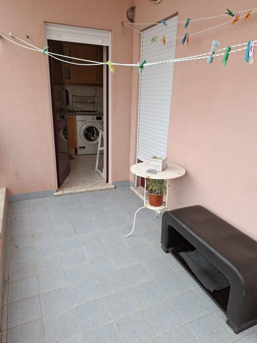 Aluga-se apartamento T2 nas Abadias