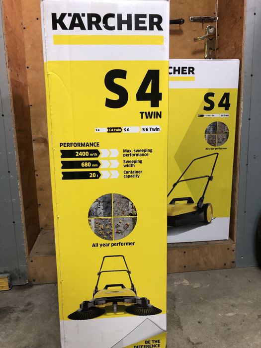 Ручная подметальная машина  Karcher S