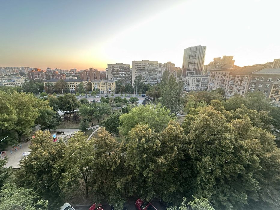 Світла та тепла 2-К квартира на Печерську ВІД ВЛАСНИКА