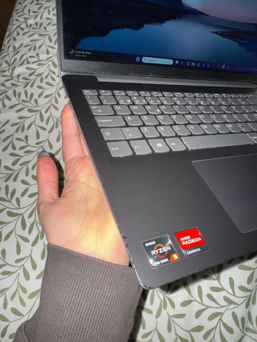 Portátil Lenovo IdeaPad 3
