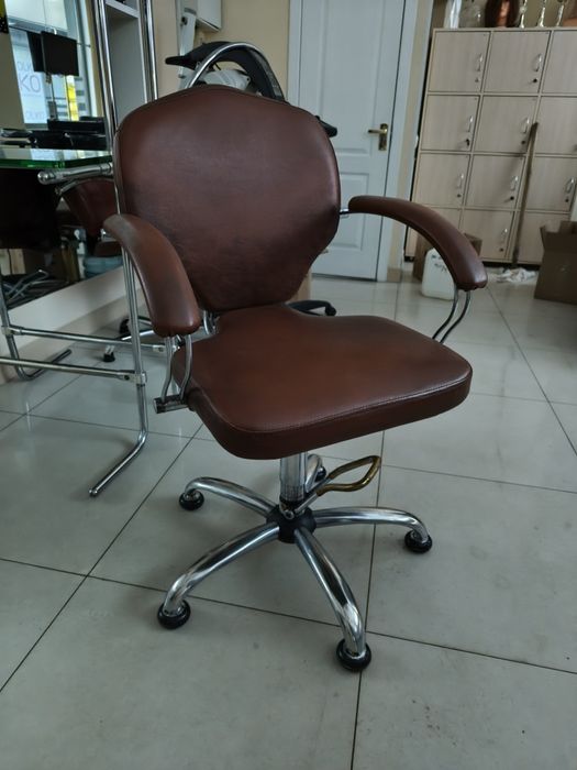 Перукарські крісла "Нарцис"