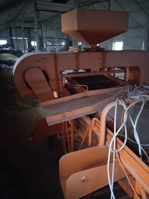 Продам зернова очисна машина.