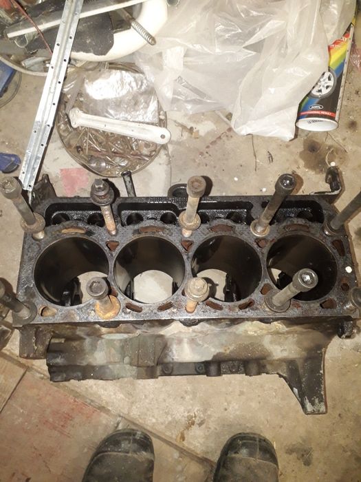 .продам блок двигателя тойота литайс 5к