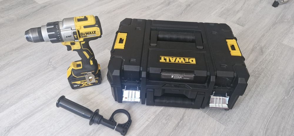 Wkrętarko-wiertarka dewalt
