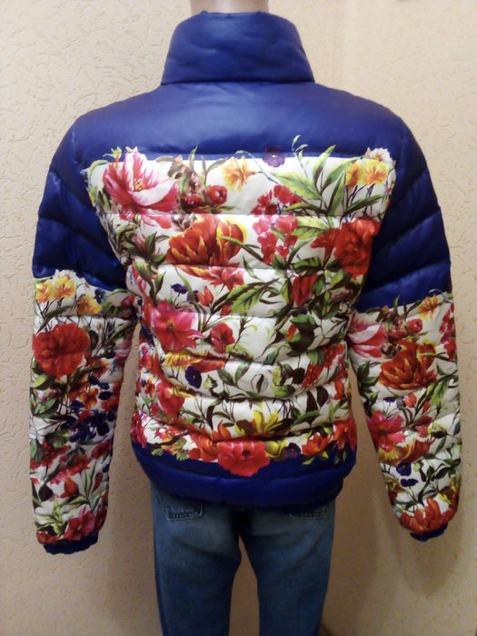 Куртка жіноча демісезонна р. 42. Фірма MONCLER.