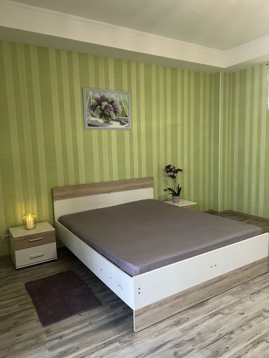 Здам подобово 3 кімнатну квартиру з видом на Дніпро в районі Казбет