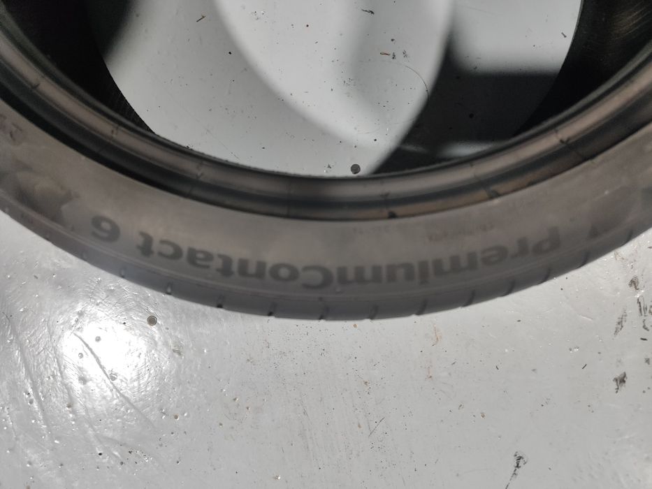 2 pneus como novos 215-40R18 Continental - Oferta dos Portes