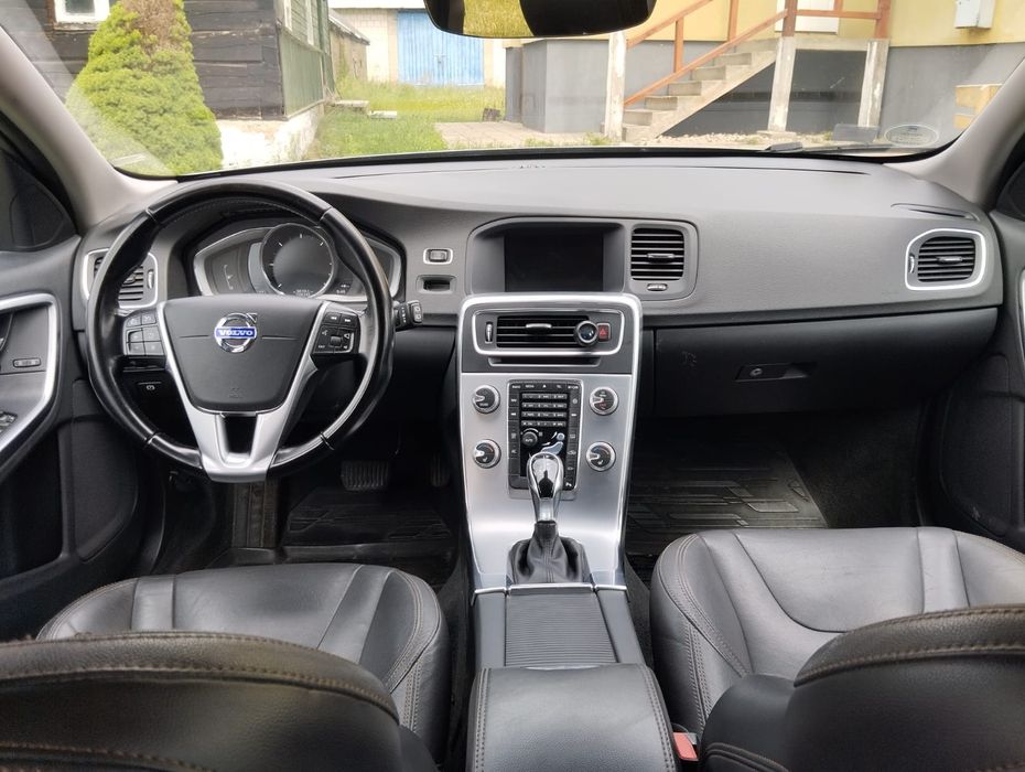 Volvo V60 Cross Cantry 2.0d 150km