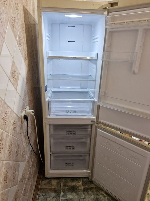 Холодильник Samsung RB33J3200EF