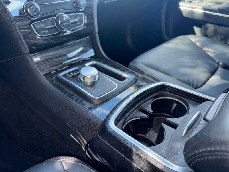 2016 Chrysler 300 Limited