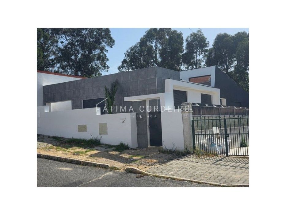 Moradia Térrea T3+1 com Piscina e Garagem em localização de excelência