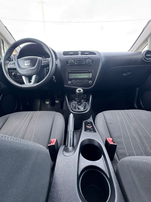 SEAT Leon 2011 1.9 TDI – Gasóleo Vendo Seat Leon de 2011, a gasóleo, com menos de 195.000 km.  Pneus novos  Bateria nova Revisão feita
