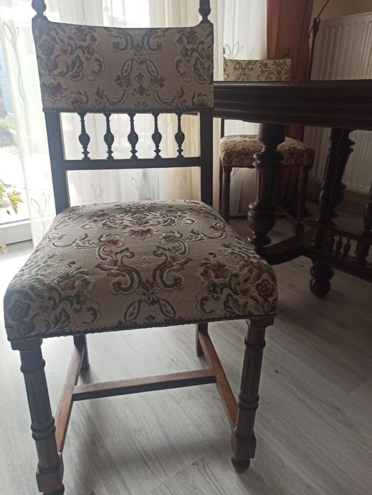 Elegancki stół retro z 6 krzesłami