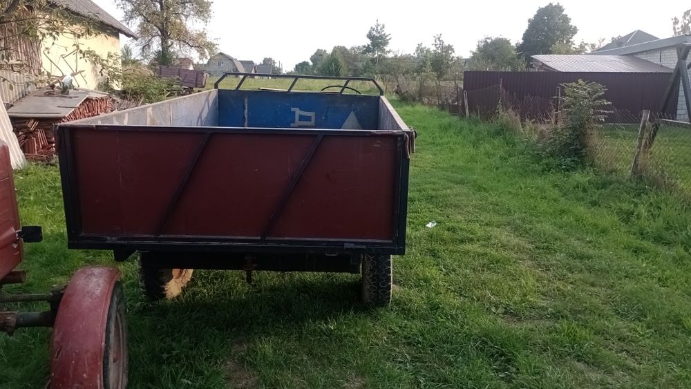 Продам хороший трактор т 25 є підсилювач руля,новий розподільникрядний паливний