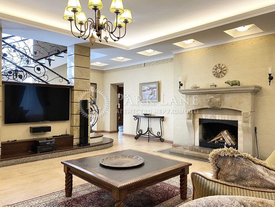 Романков. 430 м.кв. 50 соток земли.