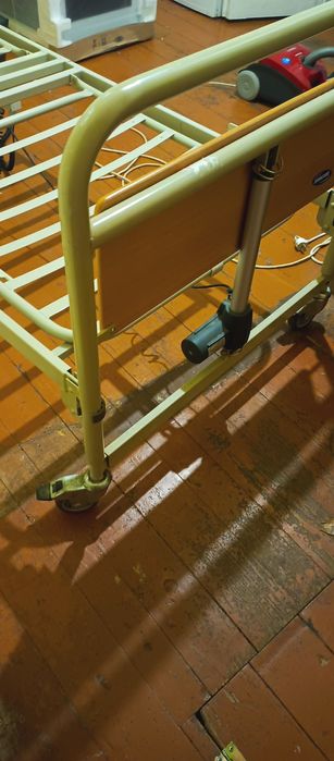 Ортопедичне багатофункціональне ліжко INVACARE EC HONG a/s