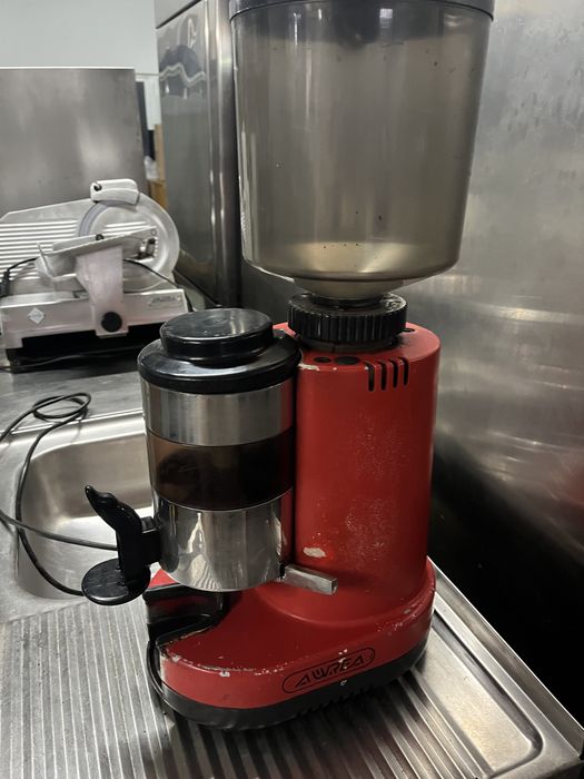 Moinho de Cafe AUREA a trabalhar a 100%