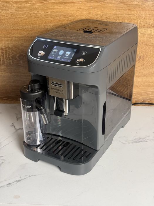 Кавомашина DeLonghi Magnifica Plus з Гарантією !!!