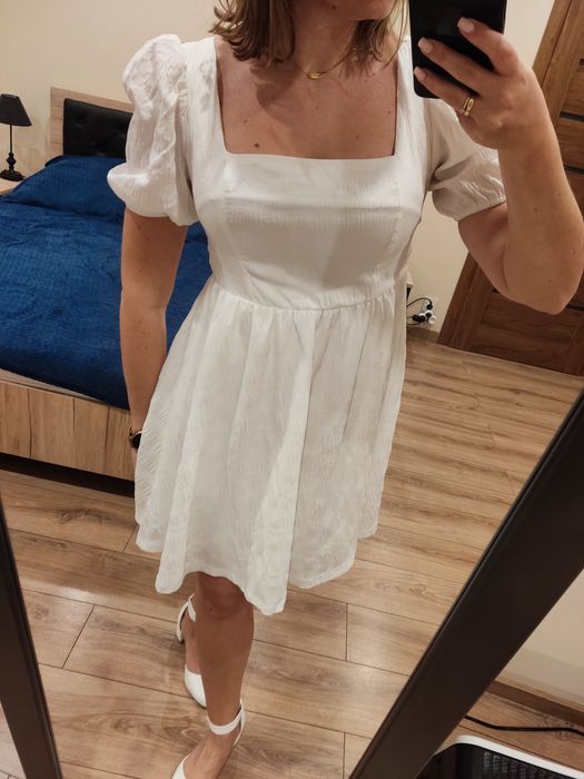 Biała letnia sukienka