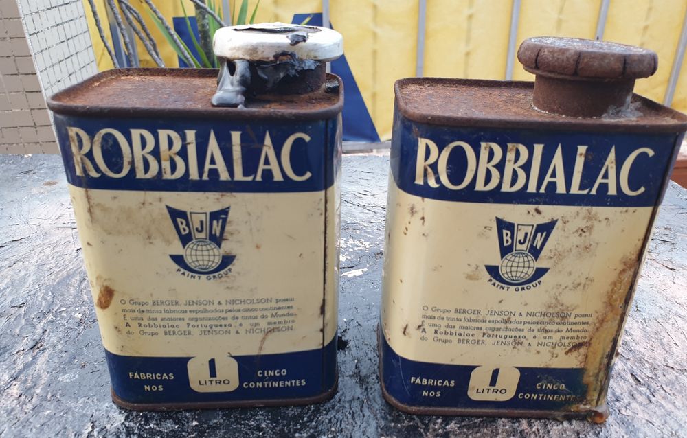 Vintage Bobbialac Tins