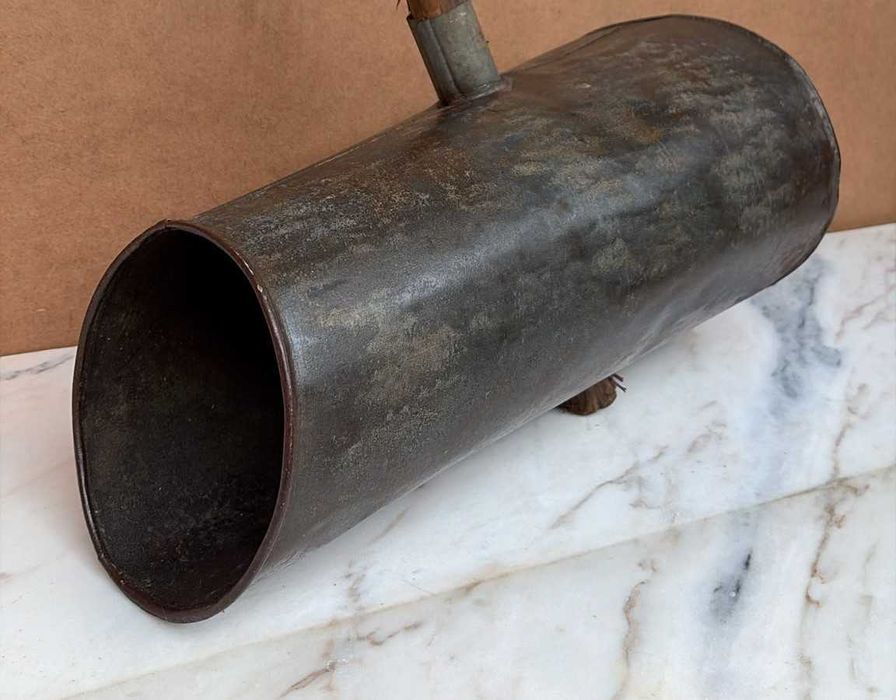 Cabaço para tirar agua do riacho do poço ou do tanque. antigo e raro a vedar, sem cabo.