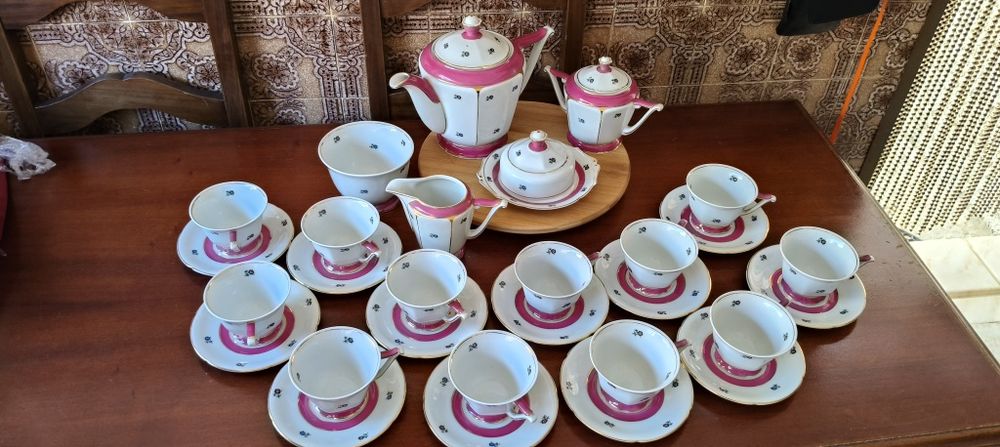 Serviço de Chá em Porcelana Portuguesa Condal — Anos 70/80 — Completo