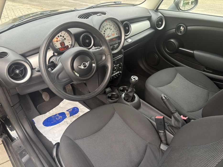 Mini One R56 1.6 benzyna 2013r czarny ladny alu16 180tys.km