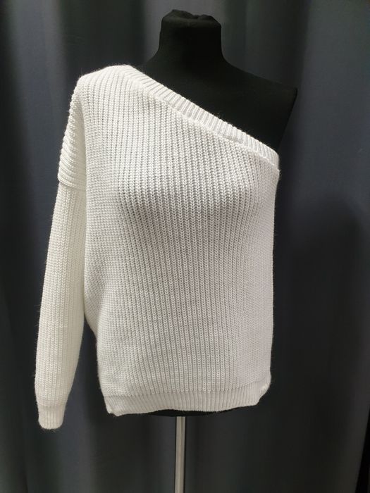 Biały sweterek uni