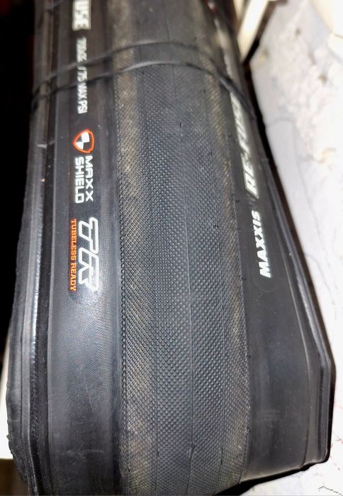 Opona Maxxis Re-Fuse TLR 700x32C