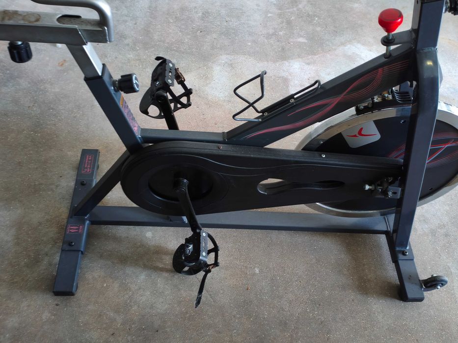 Stationary Bicycle425956625876275205