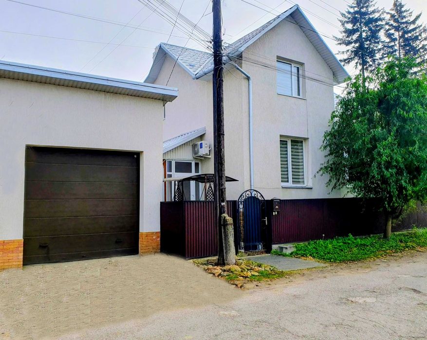 Здається 4-х кімнатний БУДИНОК в ЦЕНТРІ міста р-н вул. ГЕРОЇВ МАЙДАНУ.