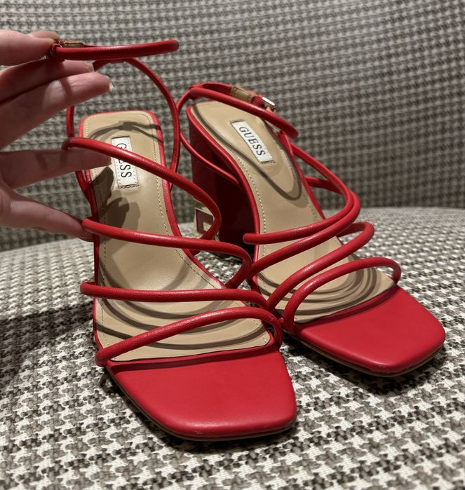 Червоні Босоніжки Guess
