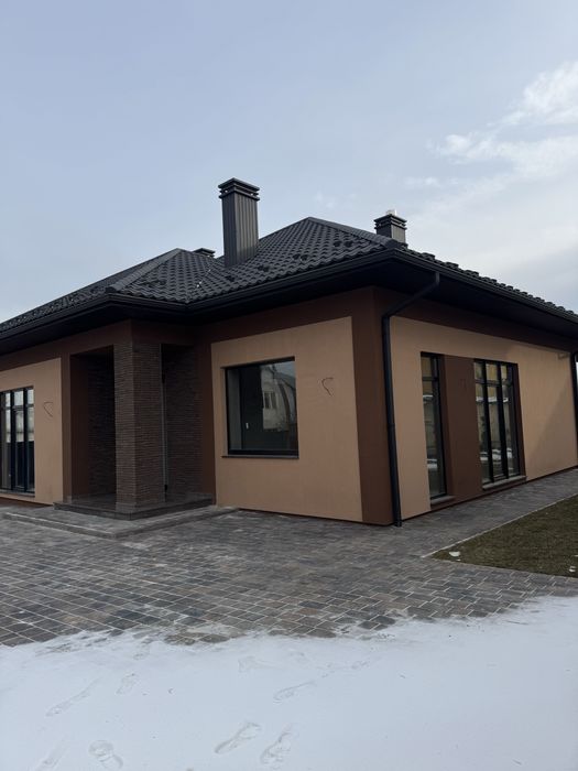 Новий будинок в с.Коровія